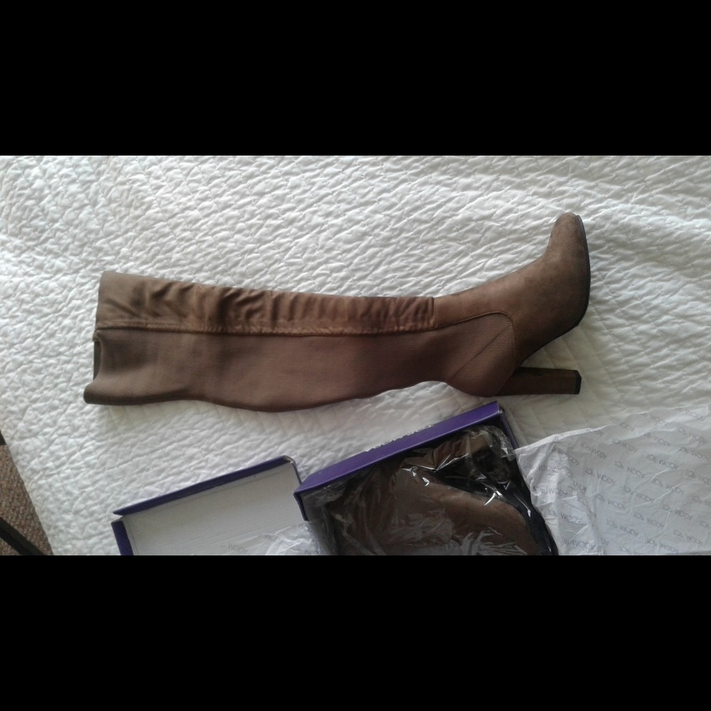 NWT Top Moda Tan Ofelia Over the Knee Heeled Boots